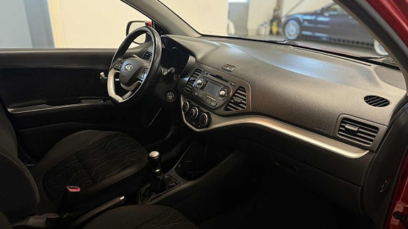 Kia Picanto 15 of 20