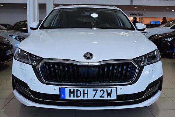 Skoda Octavia 2 of 5