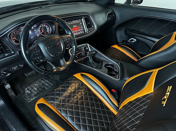 Dodge Challenger 9 of 17