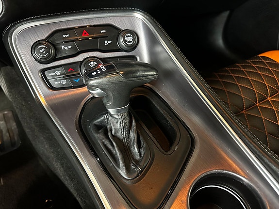 Dodge Challenger 16 of 17