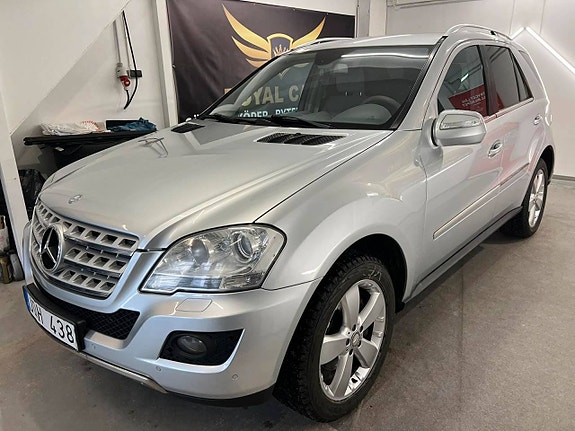 Mercedes-Benz ML320 7 of 24