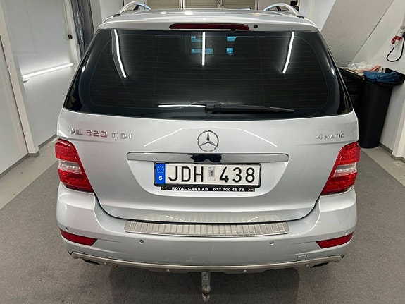 Mercedes-Benz ML320 5 of 5