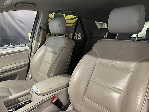 Mercedes-Benz ML320 17 of 24
