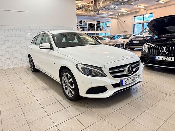 Mercedes-Benz C350 4 of 5