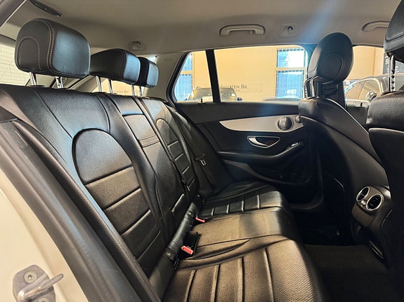 Mercedes-Benz C350 9 of 21