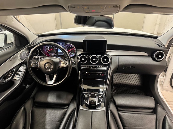 Mercedes-Benz C350 10 of 21