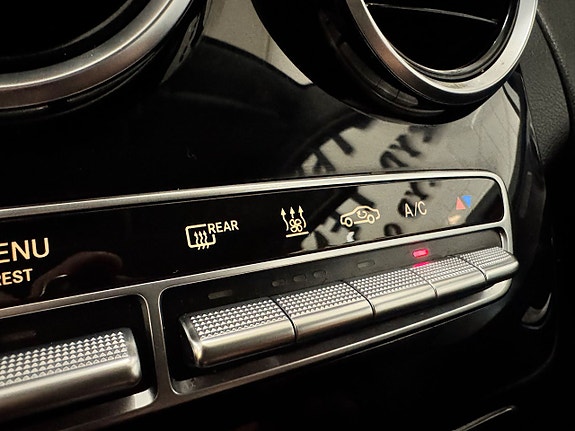 Mercedes-Benz C350 13 of 21