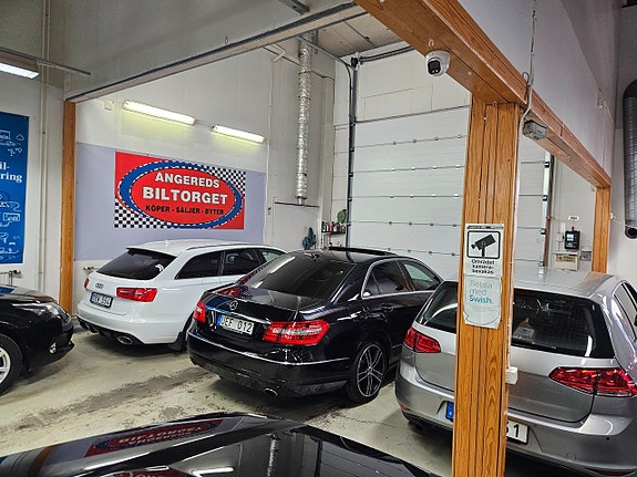 Mercedes-Benz E350 6 of 15