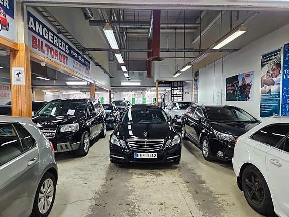 Mercedes-Benz E350 4 of 15