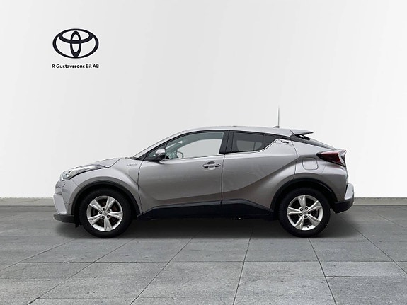 Toyota C-HR 3 of 5