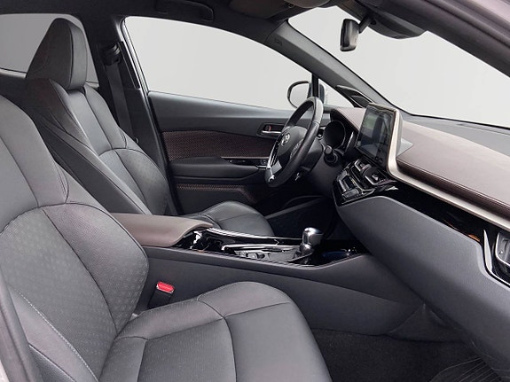 Toyota C-HR 6 of 10