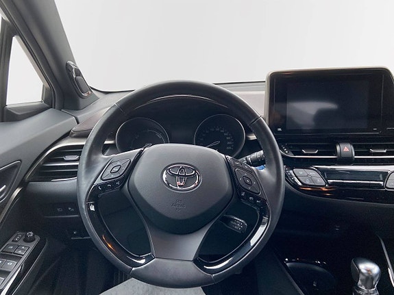 Toyota C-HR 8 of 10