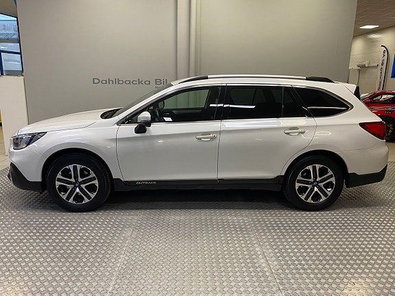 Subaru Outback 2 of 9