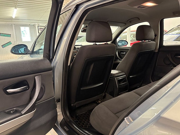 BMW 318i 10 of 16
