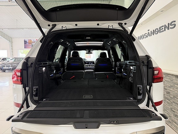 BMW X7 27 of 30