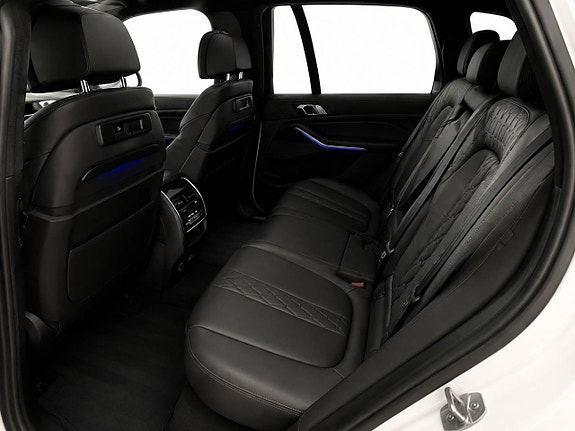BMW X7 15 of 30