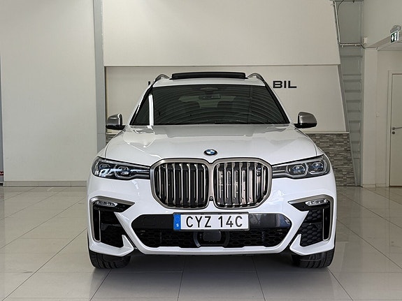 BMW X7 3 of 5