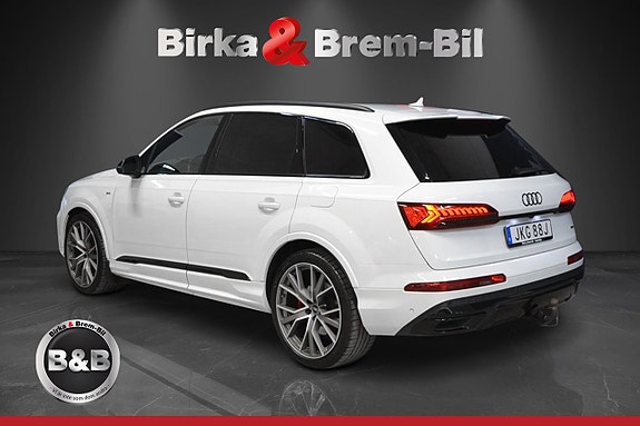 Audi Q7 3 of 5