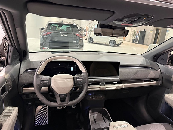 Kia EV3 7 of 12