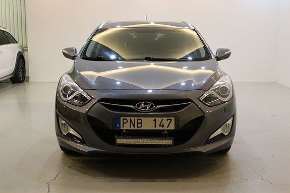 Hyundai i40 2 of 12