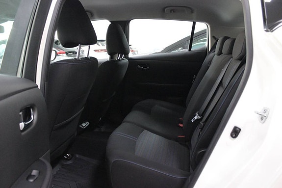 Nissan Leaf 6 of 8