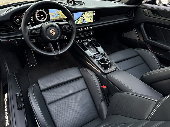 Porsche 911 4 of 5