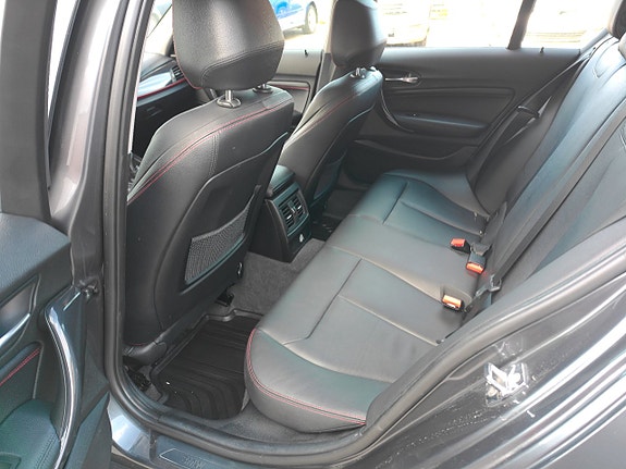 BMW 118d 6 of 12