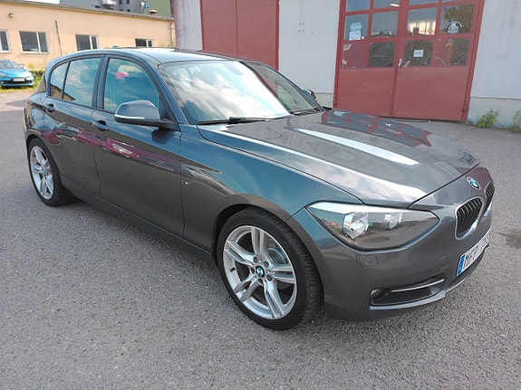 BMW 118d 2 of 5
