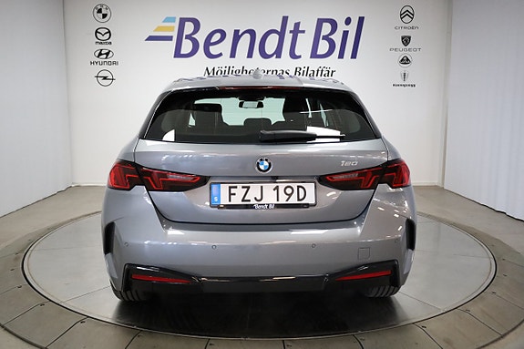 BMW 120 9 of 26