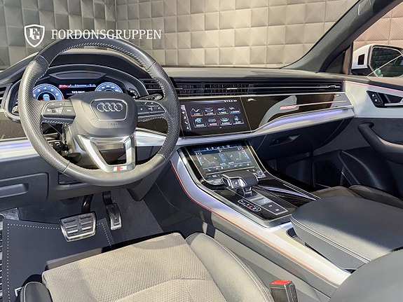 Audi Q8 16 of 25