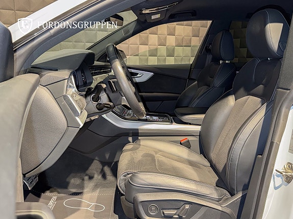 Audi Q8 15 of 25
