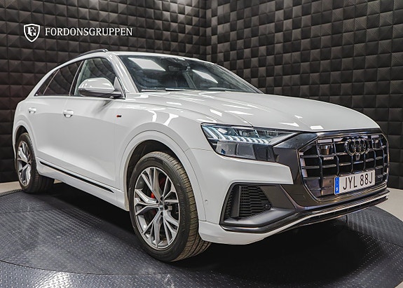 Audi Q8 12 of 27
