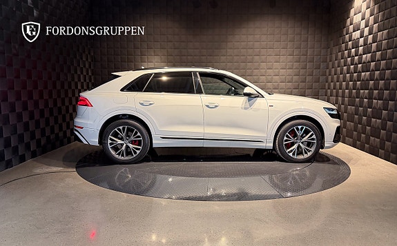 Audi Q8 10 of 25