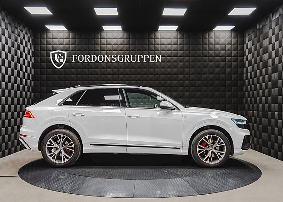 Audi Q8 9 of 27