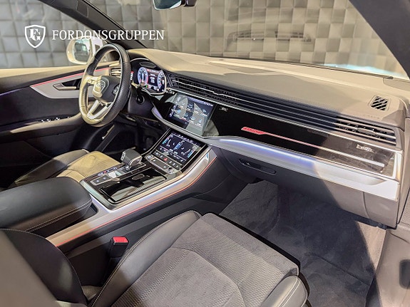 Audi Q8 20 of 25