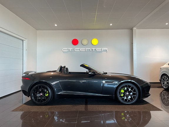 Jaguar F-TYPE 2 of 5
