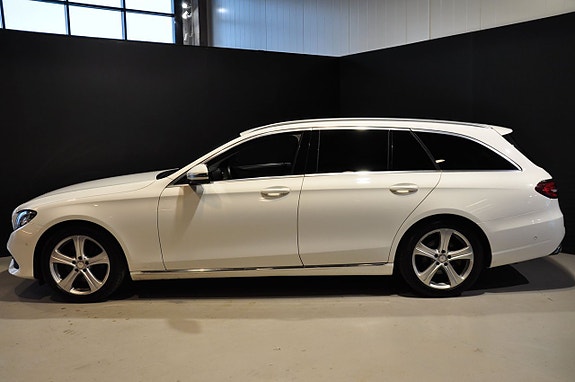 Mercedes-Benz E220 5 of 19