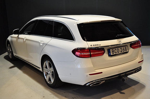 Mercedes-Benz E220 8 of 19