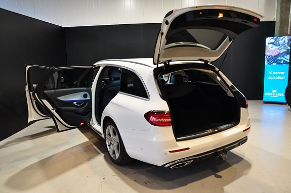 Mercedes-Benz E220 19 of 19
