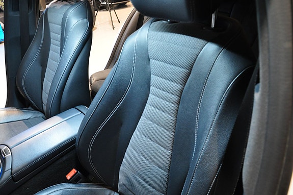 Mercedes-Benz E220 10 of 19