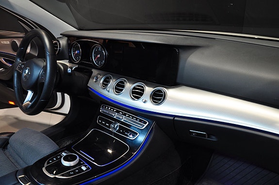 Mercedes-Benz E220 16 of 19