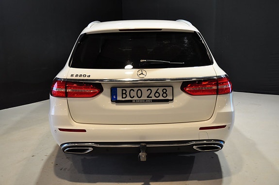 Mercedes-Benz E220 7 of 19