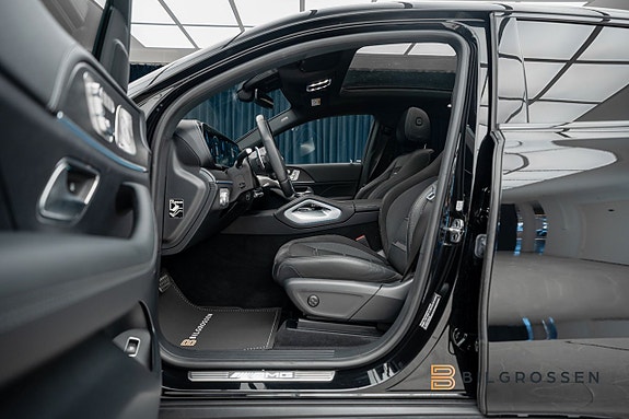 Mercedes-Benz GLE53 16 of 26