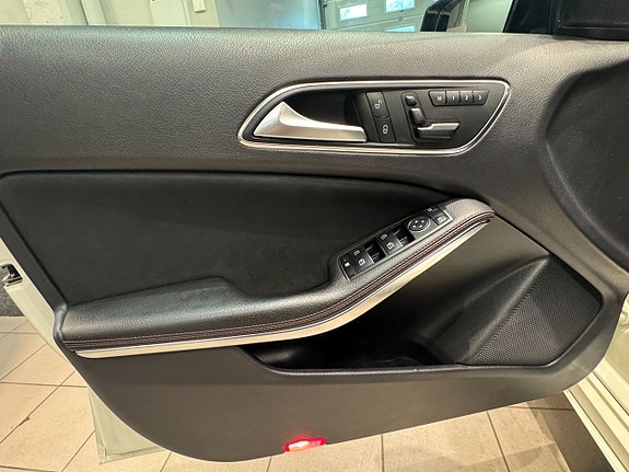 Mercedes-Benz A250 7 of 15