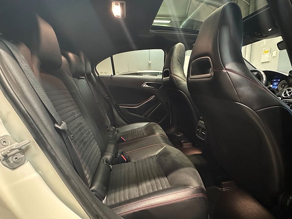 Mercedes-Benz A250 11 of 15