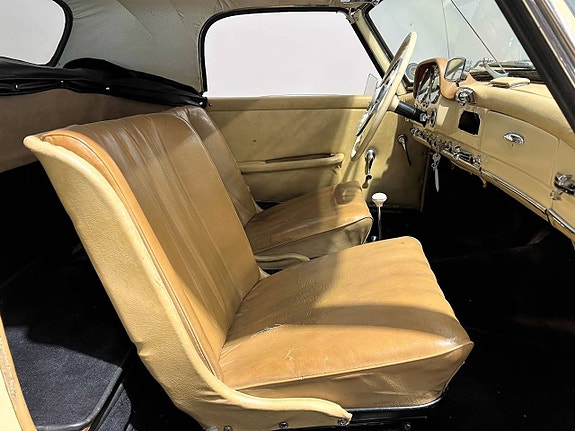 Mercedes-Benz 190 SL 8 of 12