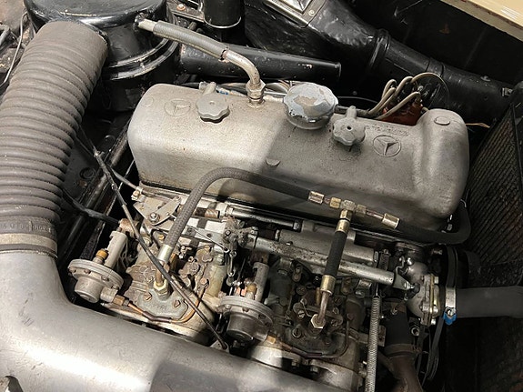 Mercedes-Benz 190 SL 10 of 12