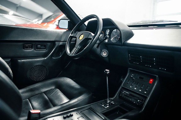 Ferrari Mondial 11 of 14