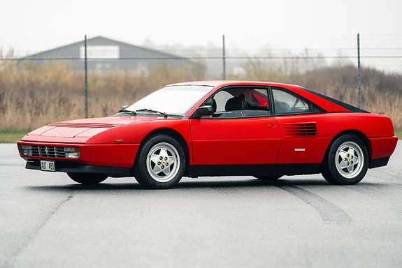 Ferrari Mondial 3 of 14