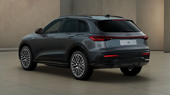 Audi Q5 2 of 5